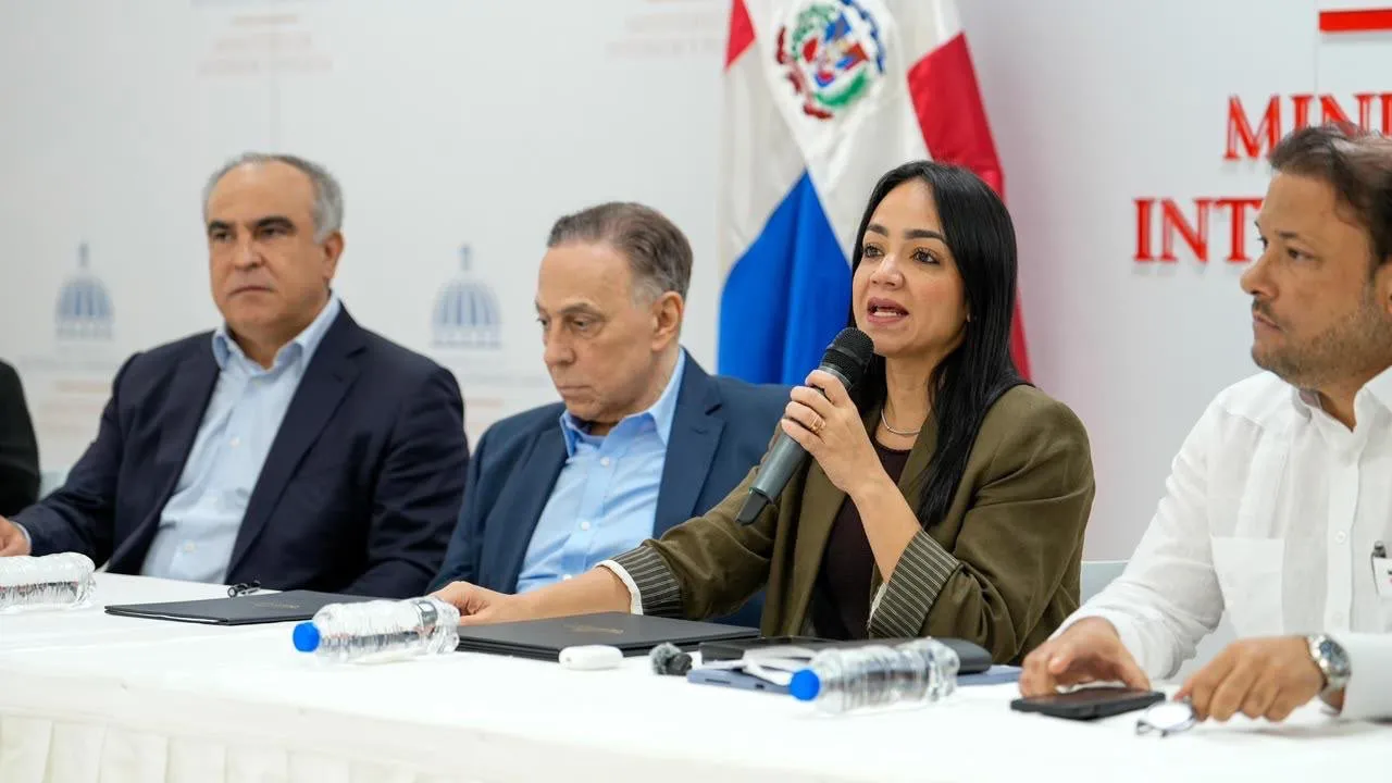 Interior y Policía gestiona terreno para nueva estación de bomberos en Haina