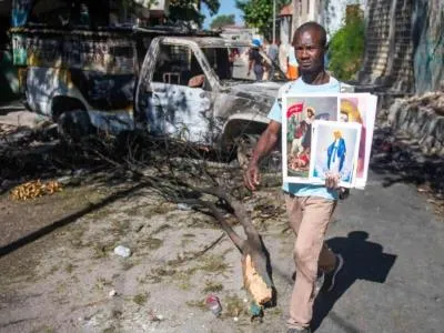 Policía haitiana afirma que recupera terreno a las pandillas tras masacres en Kenscoff