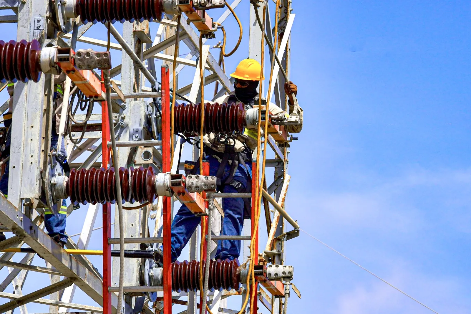 ETED avanza en la renovación de infraestructuras estratégicas de transmisión eléctrica