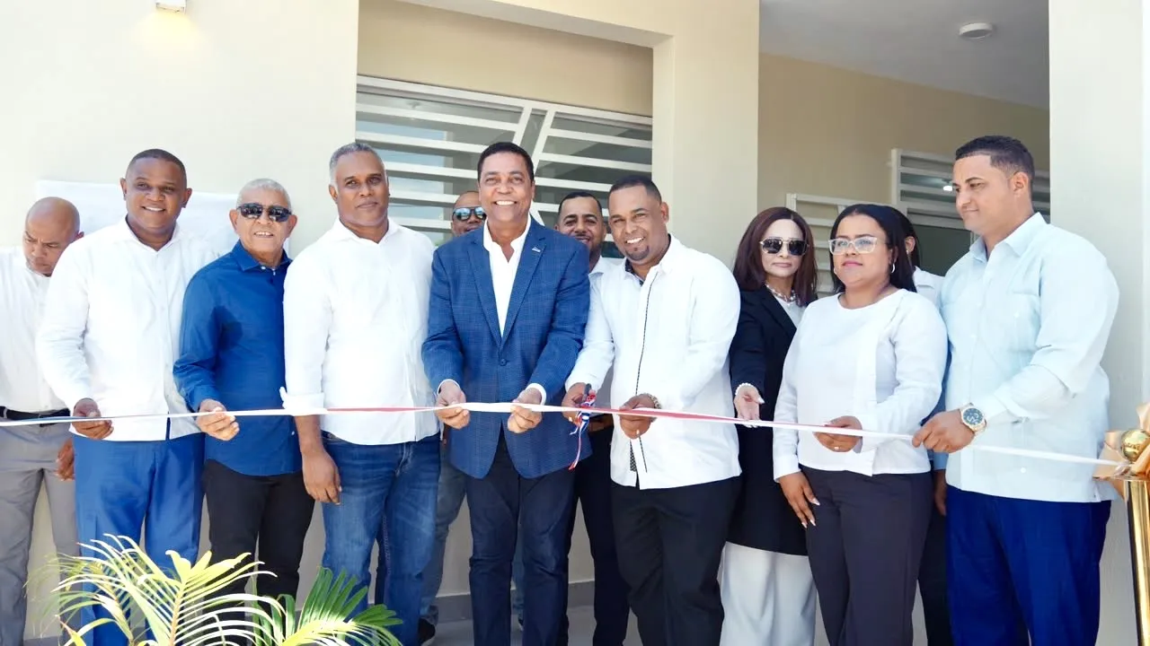Gobierno y Liga Municipal Dominicana invierten en favor de la gente de Jacagua