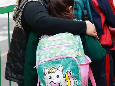 México aprueba restringir celulares y pantallas en escuelas de educación básica