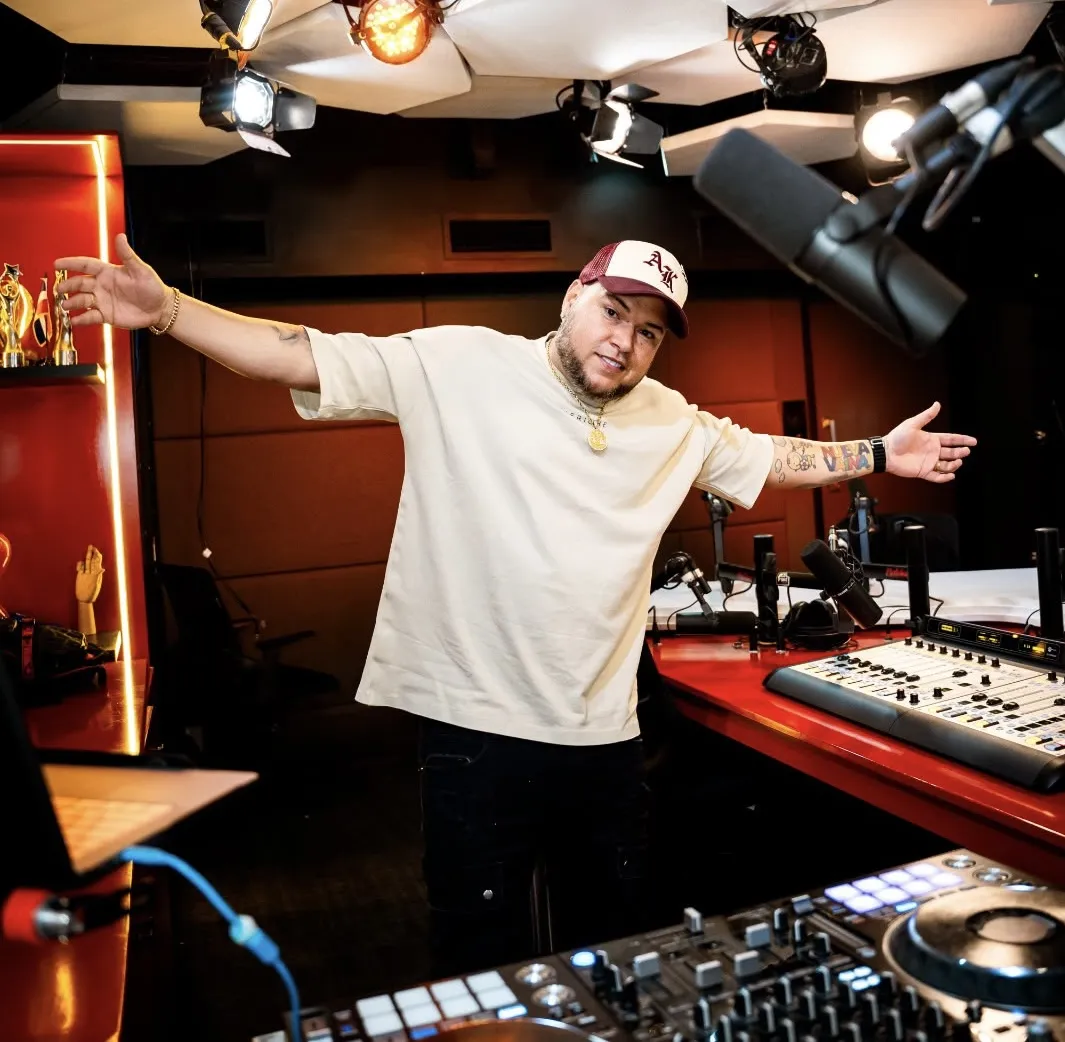 DJ Scuff: el fenómeno detrás de los millones de reproducciones en YouTube