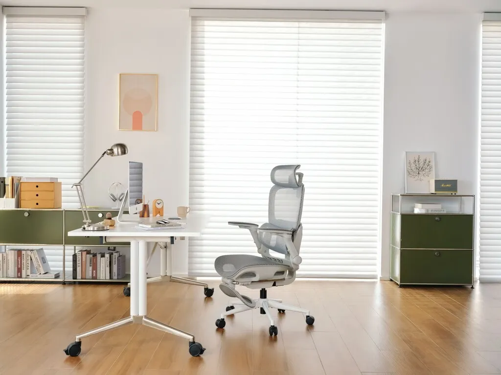 Una nueva silla que te permite ajustar cada una de sus partes y tiene respaldo basculante: así es la Sihoo B300 Pro