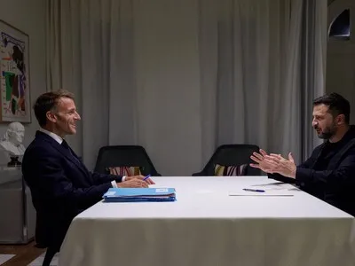 Macron se reúne con Zelenski en Nueva York y le promete apoyo de cara al invierno
