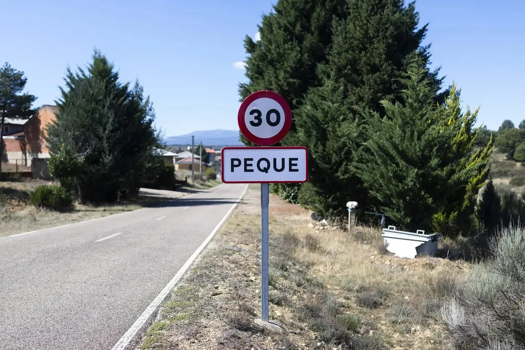 Hace 20 años, un pueblo de Zamora quiso quedarse con el cementerio nuclear de España. Sus vecinos han dicho "no"