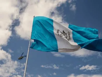 Guatemala exonera impuestos a combustible ante protestas por alza de los precios