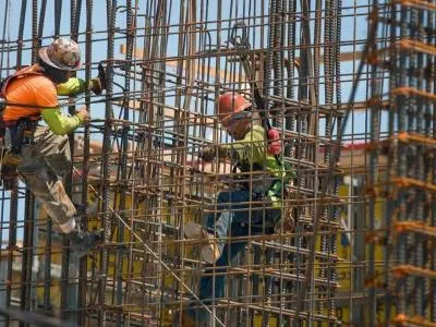 La mano de obra sube 12 % en agosto e incide sobre los costos de construcción de viviendas