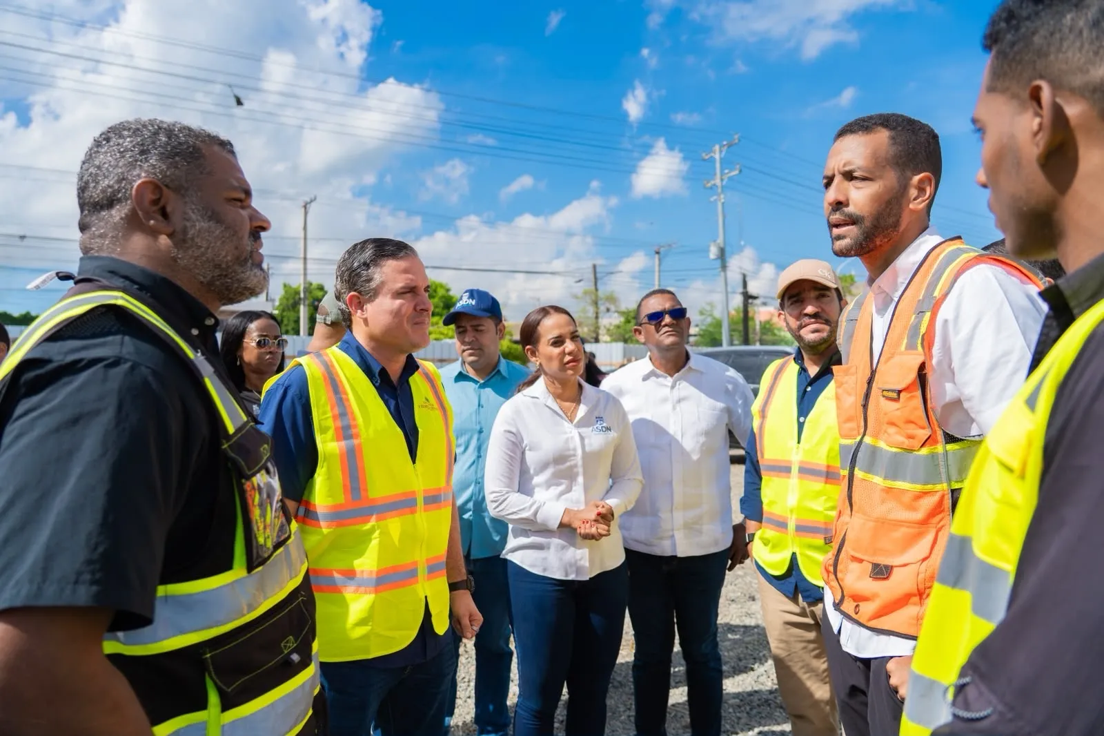 Ministro Jean Luis Rodríguez encabeza jornada de supervisión de proyectos de infraestructura social en Santo Domingo Norte y construcción del play de Los Girasoles
