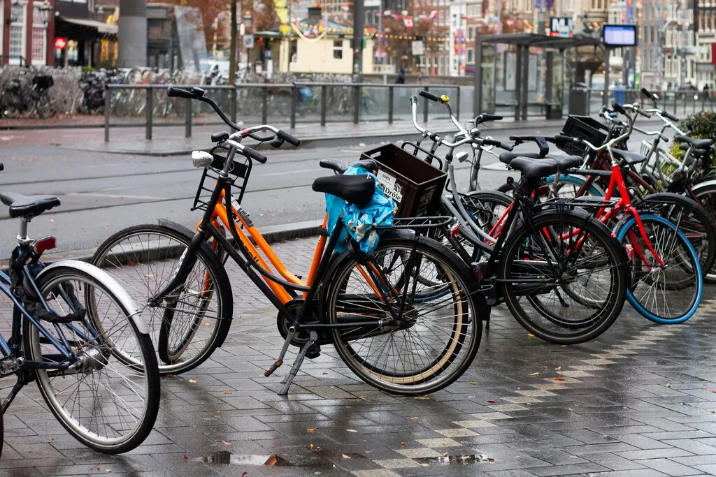 El Gobierno cambia las normas a partir del 1 de octubre: las bicicletas podrán circular en dirección contraria en calles de un solo sentido limitadas a 30 km/h