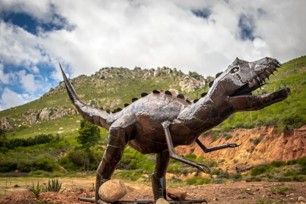 Garras largas y dientes pequeños: los paleontólogos han encontrado un dinosaurio en China con una combinación extraña