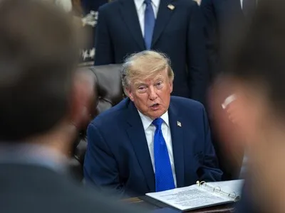 Musk, Bezos y otros líderes tecnológicos se citan con Trump para debatir sobre IA