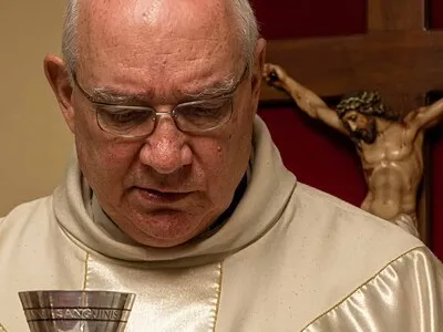El Vaticano confirma los abusos del cura argentino Buela tres años después de su muerte