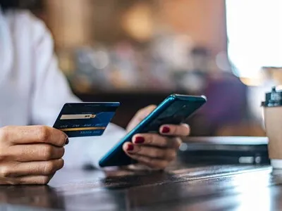 Baja la morosidad de las tarjetas de crédito y se frena su crecimiento