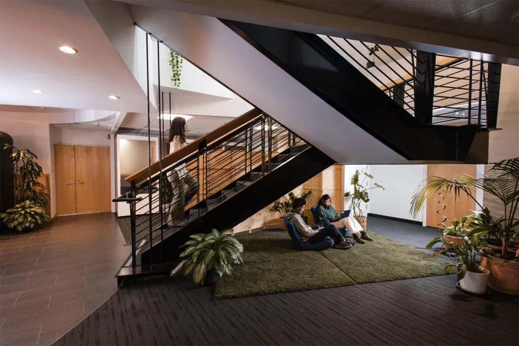 El miedo a que la IA acabe con la humanidad tiene un epicentro: este coworking de Berkeley