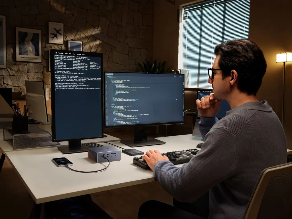 Una solución para evitar líos de cables en tu mesa: se trata de un dock 17 en 1 para tu portátil en el que puedes montar hasta un SSD