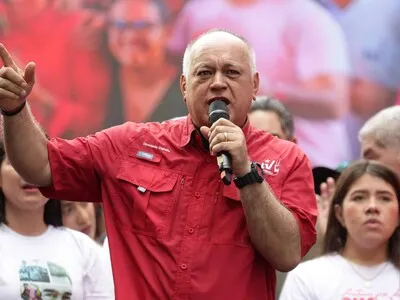 Cabello tilda de "show" denuncias de impedimentos a Machado para volver a Venezuela