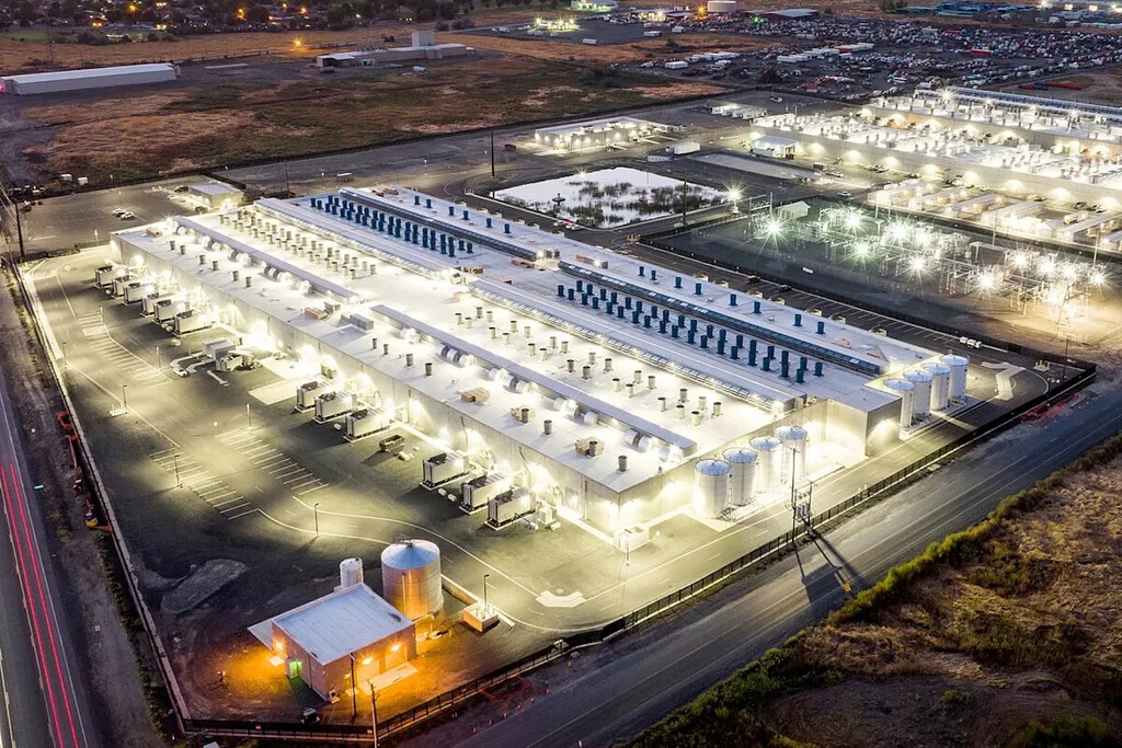 "Es de justicia". El Burgo de Ebro y Villanueva de Gállego se plantan por los centros de datos de Amazon y cómo tributan