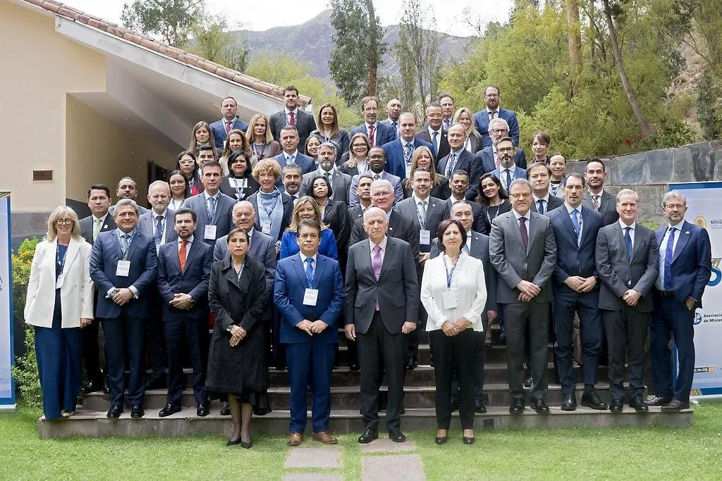 Procuradora General aboga en Perú por profundizar la persecución penal estratégica transnacional contra el crimen organizado