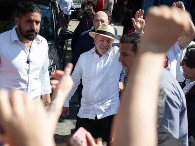 Brasil se encamina a segunda vuelta entre Flávio Bolsonaro y Lula