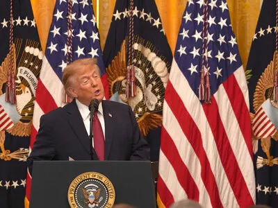 Trump pronostica que la segunda vuelta en Brasil estará "muy reñida"