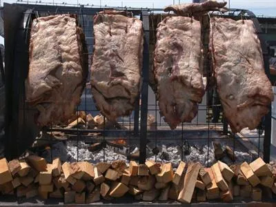 El consumo de carne de pollo en Argentina supera por primera vez al de carne de res