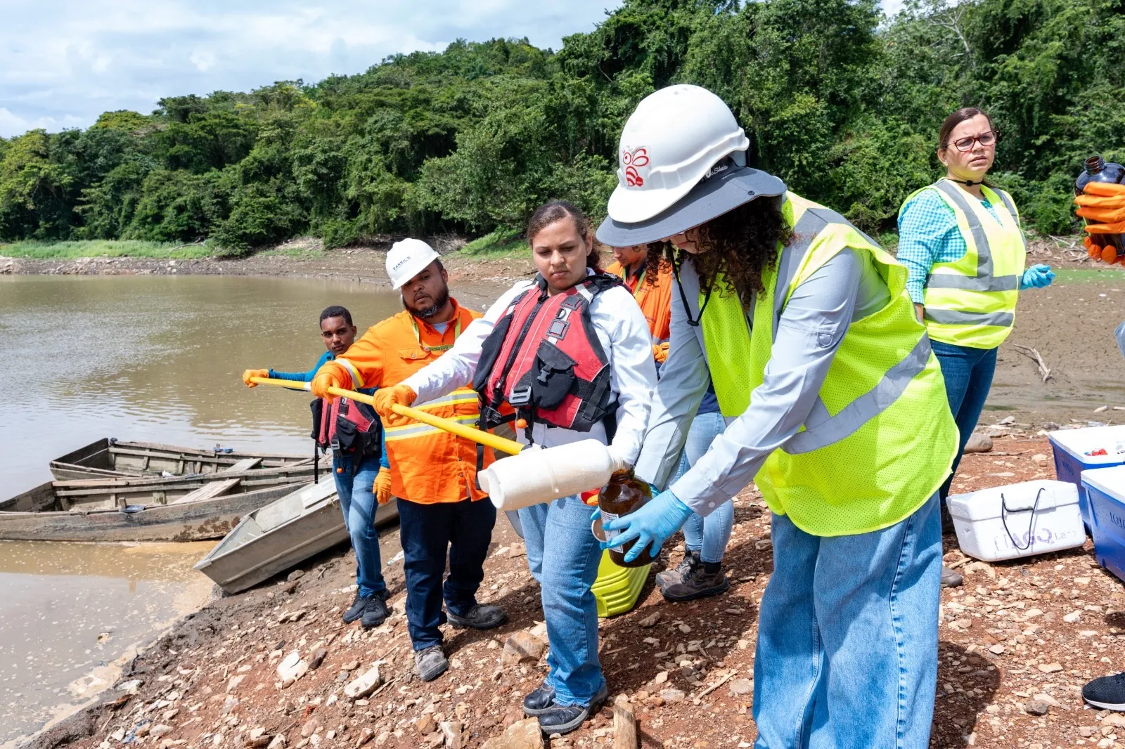 Barrick Pueblo Viejo realiza la jornada 59 de los Monitoreos Ambientales Participativos junto a comunidades e INTEC 