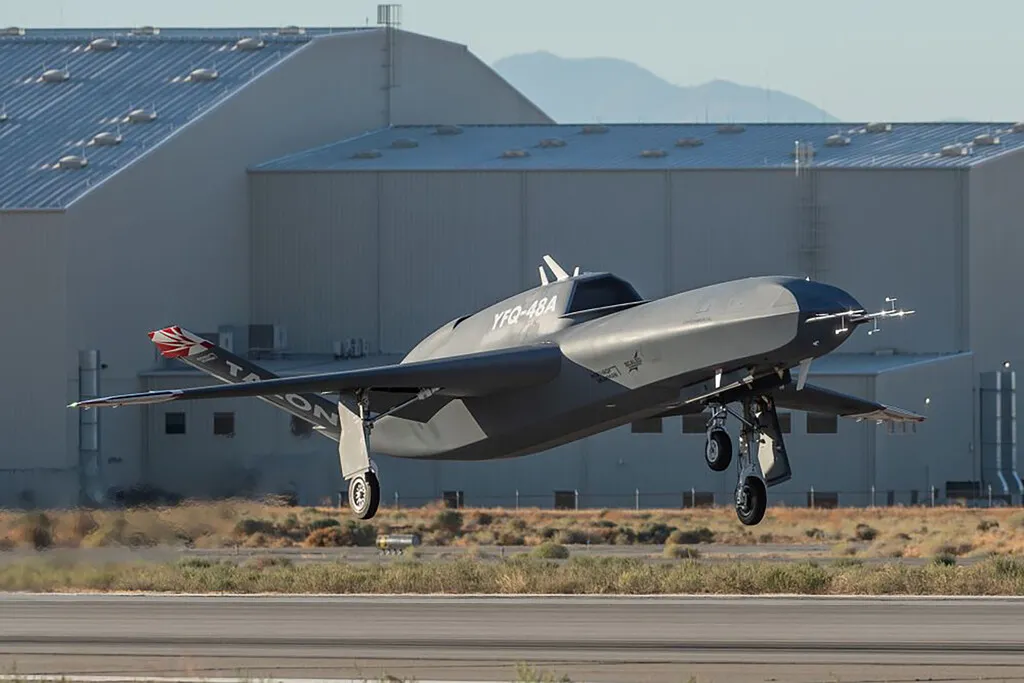 Northrop Grumman quiere un compañero para los F-35 y F-22 que no lleve piloto: Talon Blue ya ha realizado su primer vuelo