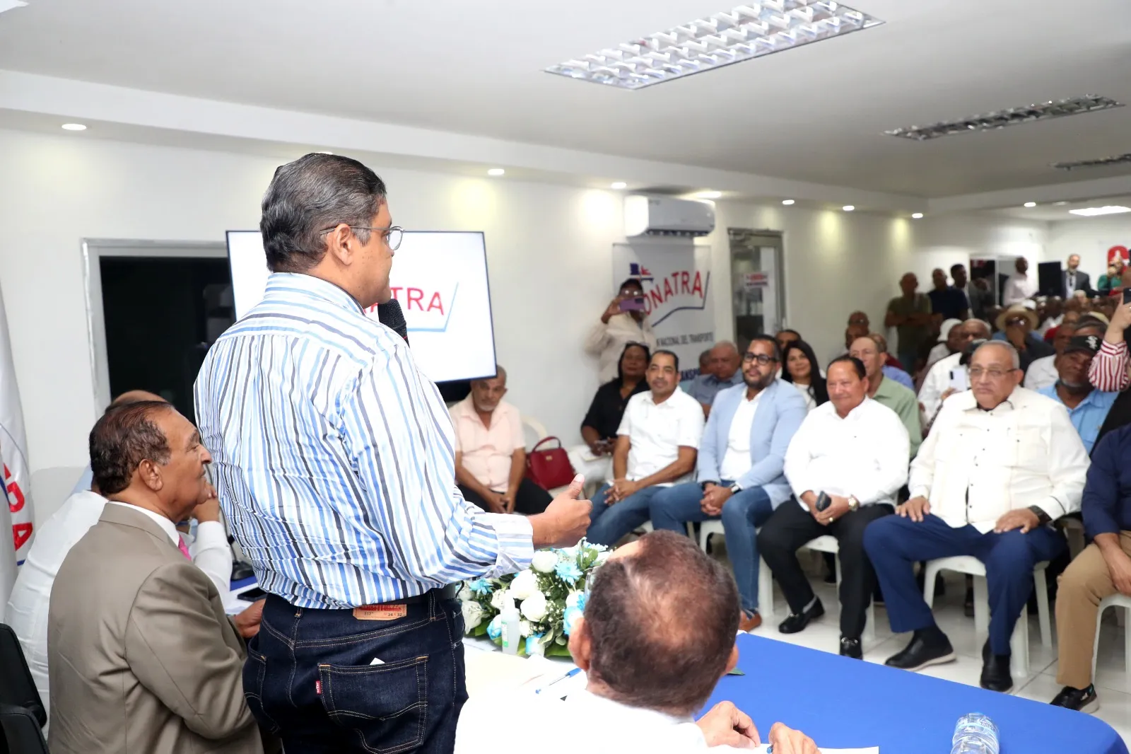 INTRANT fortalece diálogo con transportistas y crea comisión para revisión de expedientes