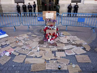 "Gracias por todo": cientos de personas despiden a Maricarmen en Madrid