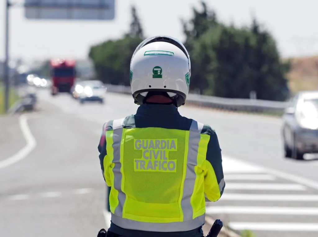 Fernando García, guardia civil: “Dejar un carril de emergencias en cada atasco sería un caos total”