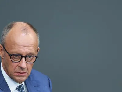 Merz, "profundamente indignado" con la visita de Schr&ouml;der a Rusia y al presidente Ptuin