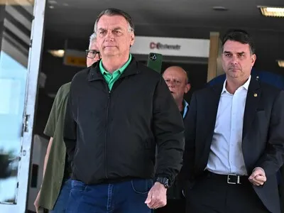 Jair Bolsonaro va por la revancha si su hijo accede al poder en Brasil