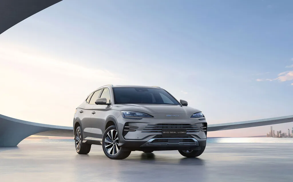 Europa y China alcanzan un acuerdo que apunta a reducir a la mitad la llegada de coches híbridos chinos en cuatro años