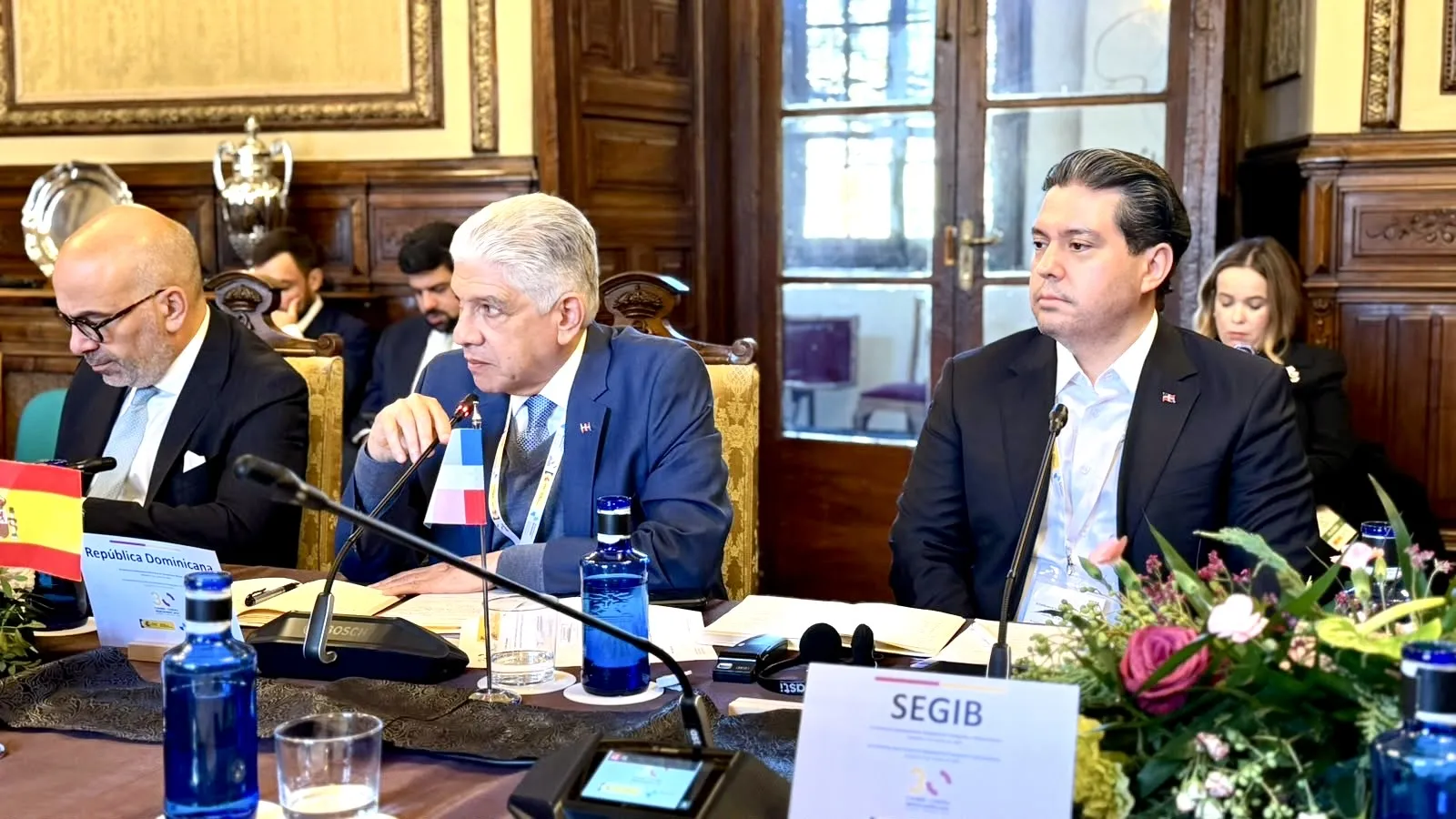 Eduardo Estrella destaca en cumbre iberoamericana inversiones del Gobierno en puertos, aeropuertos, movilidad urbana, carreteras y puentes