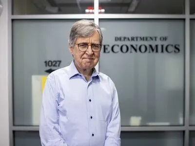 Nobel de Economía a Hall y Woodford por fundamentos micro de estabilización macroeconómica