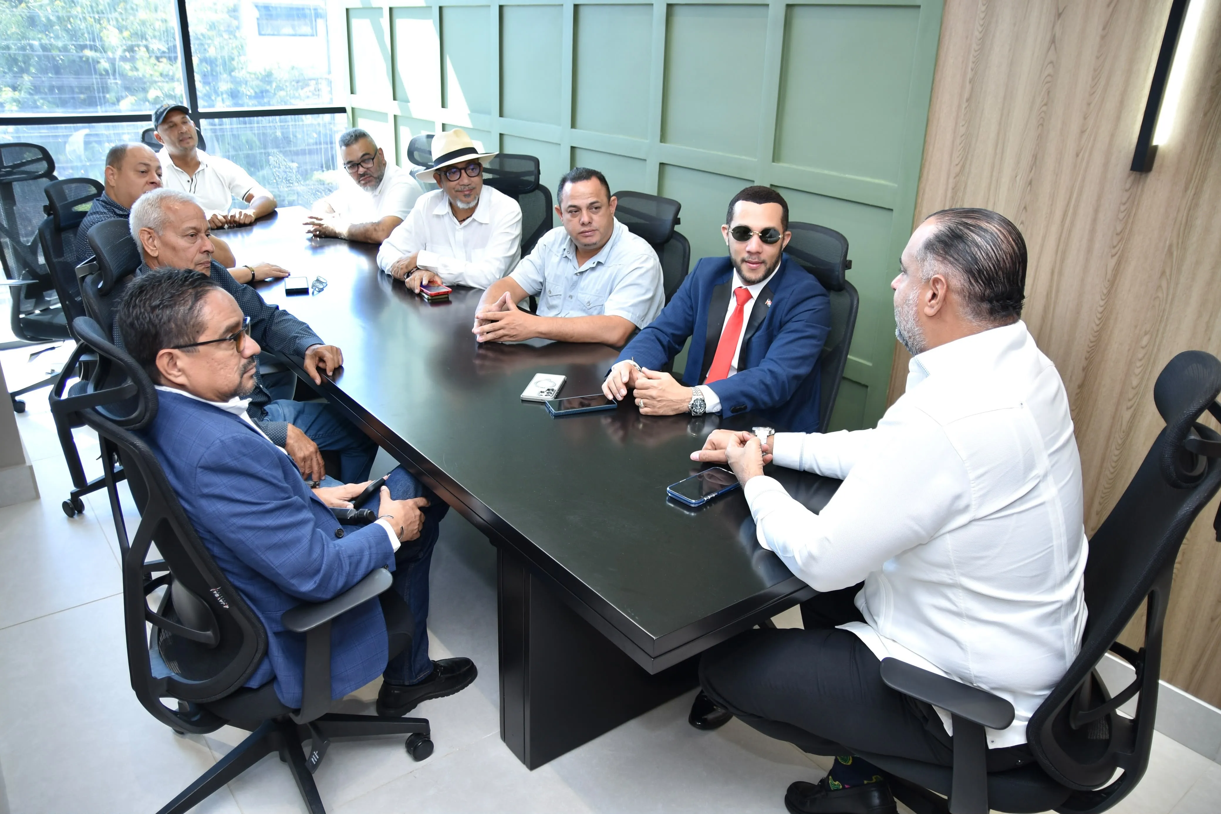 APRATELMEPE  INC. y Coopprospera firman alianza para fortalecer la formación de los comunicadores de Espaillat