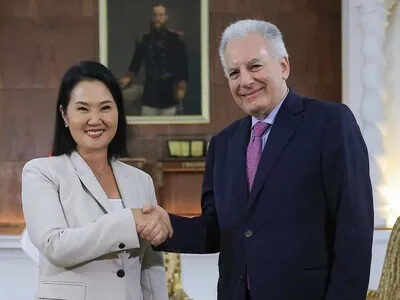 Fujimori oficializa designación de álvaro Vargas Llosa como embajador de Perú en EE.UU.
