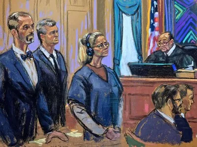 Juez cita a Maduro y a Flores al tribunal mañana para responder a nuevos cargos