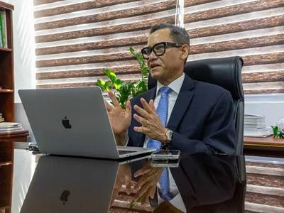 Trabajo advierte que promesas de empleo en el extranjero podrían ocultar riesgos de guerra