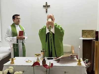 El papa León XIV recibe el alta médica tras cirugía de adenocarcinoma pulmonar