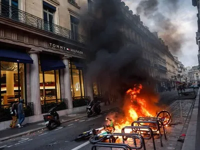 Detenidas 1,200 personas en las protestas en Francia, que dejan 150 policías heridos