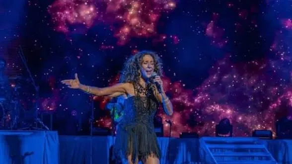 Rosario Flores cautiva con su universo musical y su fuerza interpretativa