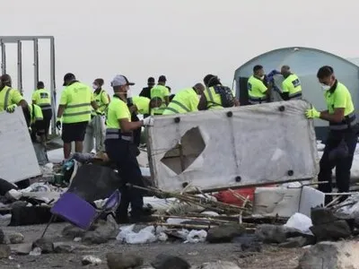 La Policía desaloja 500 personas del "último gran asentamiento" de inmigrantes de Ceuta