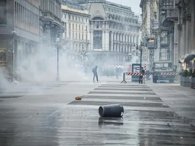 Milán vuelve a vivir una tarde de disturbios y choques entre grupos de jóvenes y policía