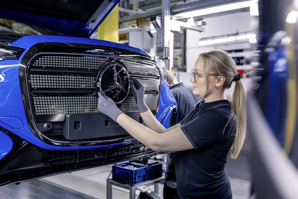En el intento por salvar su industria, Alemania, Italia y Francia se han unido: "La prohibición de los motores de combustión ya es historia"