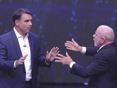 La hora de elegir para Brasil: Lula o el hijo de Bolsonaro
