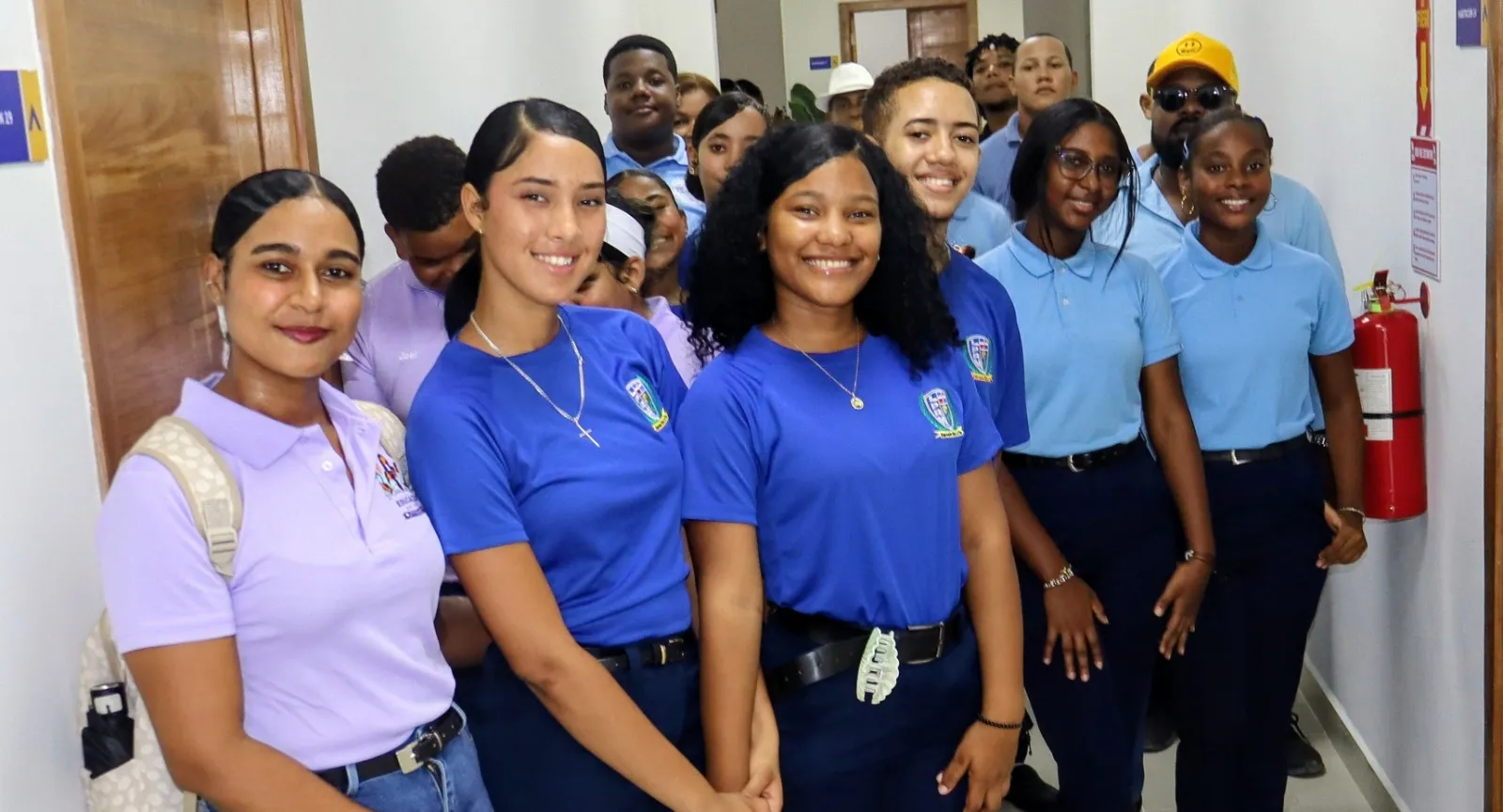 Estudiantes de Pedernales conocen oferta formativa de la Escuela Guarocuya del INFOTEP en Barahona