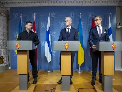 Presidente de Ucrania se reúne con emisario de EE.UU. en Oslo para encauzar la diplomacia