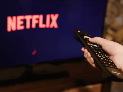 La acción de Netflix baja y no logra tranquilizar a Wall Street