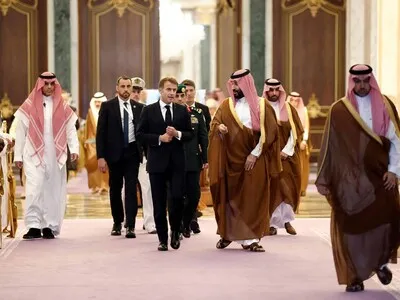 Macron denuncia comentarios "estúpidos" de dirigentes extranjeros sobre disturbios en Francia